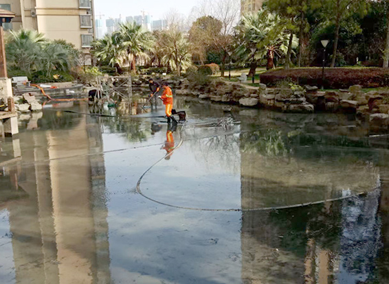 寻乌景观池淤泥清理